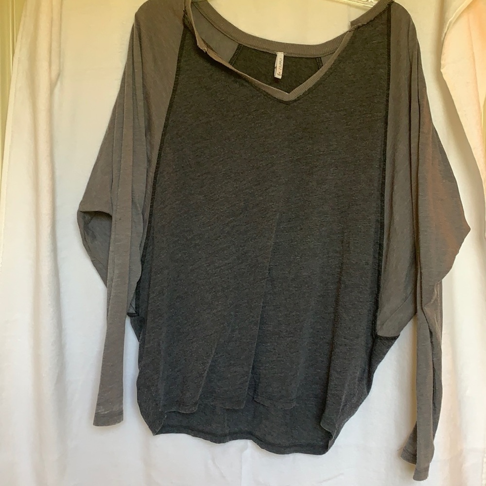 Z Supply lightweight sweatshirt/top. Size Small.